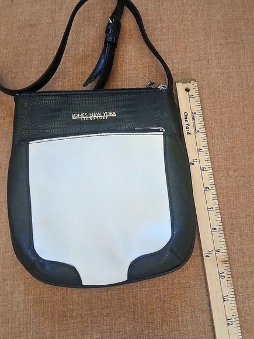 Jones New York Crossbody Bag in Black & White Like New